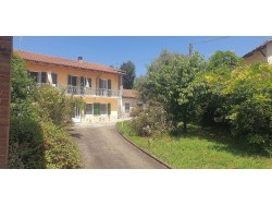 Casa di campagna, indipendente, in vendita a Verrua Savoia (TO), in frazione Camorano